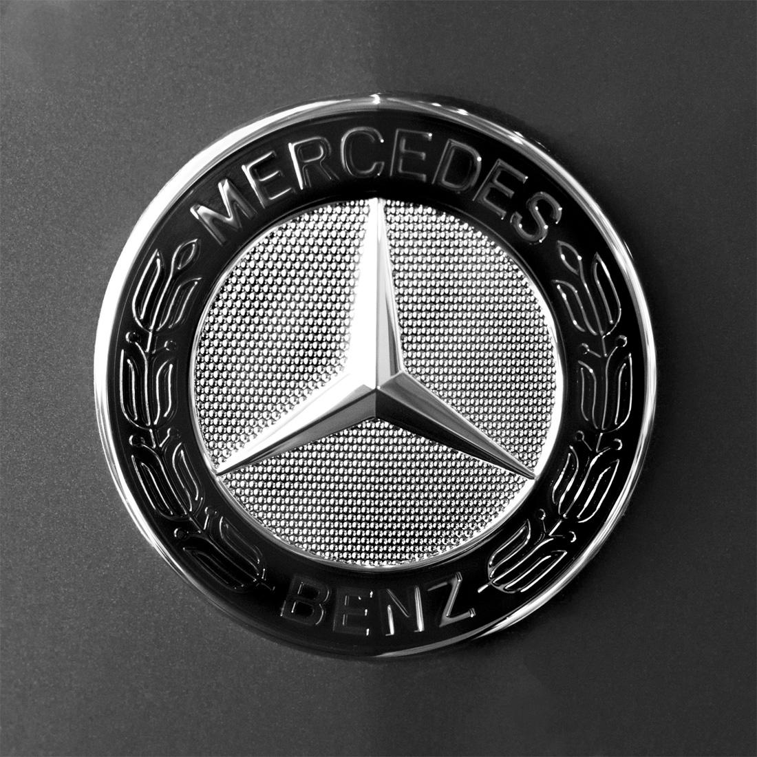 Mercedes-Benz logo Nadine Platt Photography